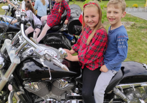 Dzieci na motocyklach