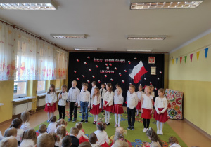 Występ dzieci z grupy Biedronki