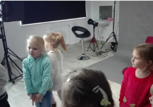 Dzieci w studio fotograficznym