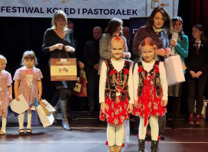 Julia Woźniak i Małgorzata Pawłowska-Dula laureatkami Tomaszowskiego Festiwalu Kolęd i Pastorałek