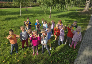 Zdjęcie grupowe w parku