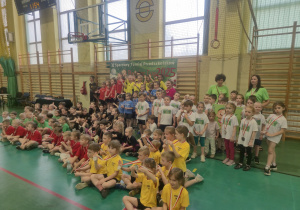Wszyscy uczestnicy zawodów Brzdąc Cup 2025 na zdjęciu