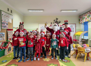 Pamiątkowe zdjęcie ze Świętym Mikołajem