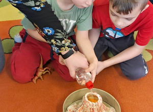 Eksperyment "Wybuch wulkanu"