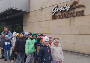 Dzieci czekają na przewodnika