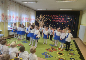 Dzieci recytują wiersze
